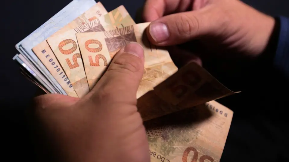 Câmara aprova MP que reajusta o salário mínimo para R$ 1.320 e eleva isenção do IR para quem ganha até R$ 2.640