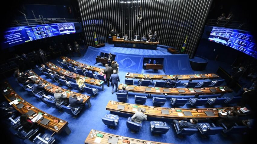 Milhares de prefeitos vão a Brasília contra ‘PEC Kamikaze’, que prevê redução de receita para municípios