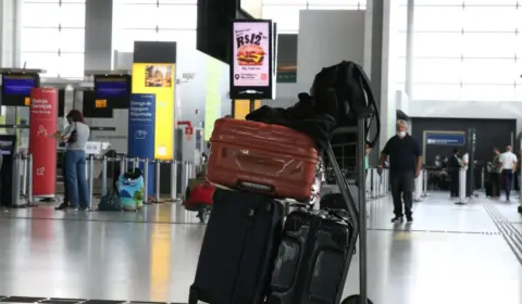Câmara aprova bagagem gratuita em viagem aérea. Mas isso pode ser só pretexto para liberar pista clandestina