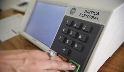 Mesmo com todo pacote eleitoreiro proporcionado pela máquina, pesquisa Ipec mostra Bolsonaro engessado nos 31% que já o apoiam
