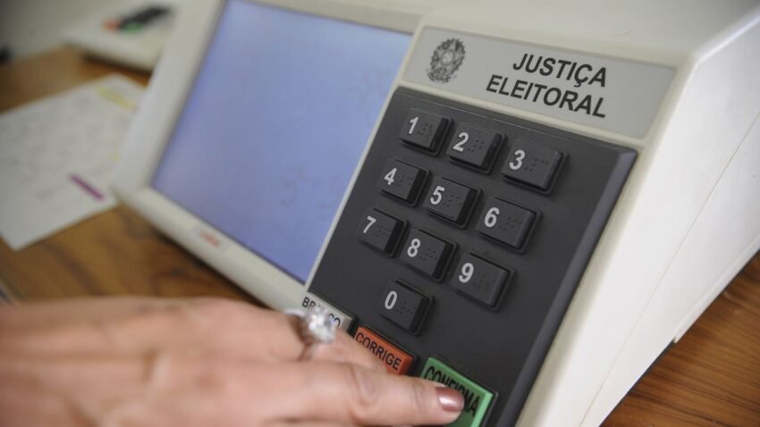 Denúncias de assédio eleitoral crescem 2.577% no 2º turno, de acordo com MPT. Órgão fará força-tarefa no fim de semana para receber denúncias