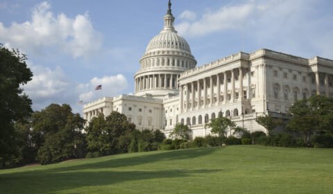 Projeto de ajuda de US$ 40 bi à Ucrânia avança no Senado dos EUA