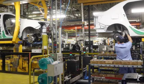 Governo Lula zera imposto de importação de 564 máquinas e equipamentos usados pela indústria do país