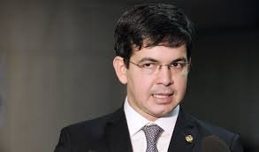 Senador Randolfe Rodrigues critica aumento nas contas de luz