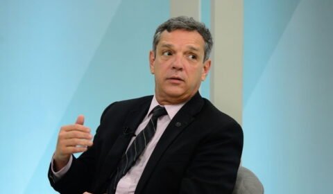Indicado por Bolsonaro e criticado por falta de experiência, Paes de Andrade é confirmado na presidência da Petrobras