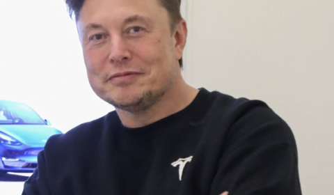 Brigas de Elon Musk no X causam prejuízo na Tesla, com ações despencando