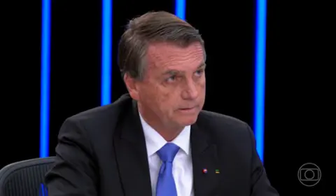 Em meio a uma chuva de mentiras, Bolsonaro afirma ao JN: “Números da economia são fantásticos”