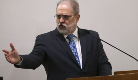 Augusto Aras emite parecer favorável à ação de Lula que questiona perda de poder de voto da União na Eletrobras