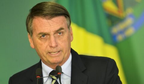 Jair Bolsonaro usa redes sociais para atacar proposta de regulamentação da reforma tributária e dissemina fake news