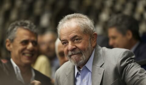 Datafolha: Lula mantém 45%, Bolsonaro baixa para 33%