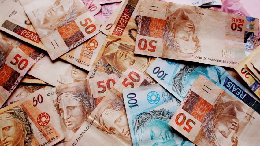 Dívida pública brasileira cresce 2,95% em junho, alcançando R$ 6,19 trilhões