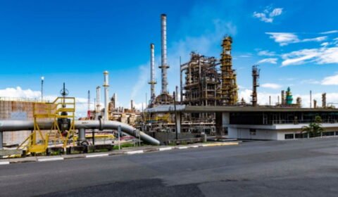 Privatizada, refinaria da Bahia volta a ter combustíveis mais caros do Brasil