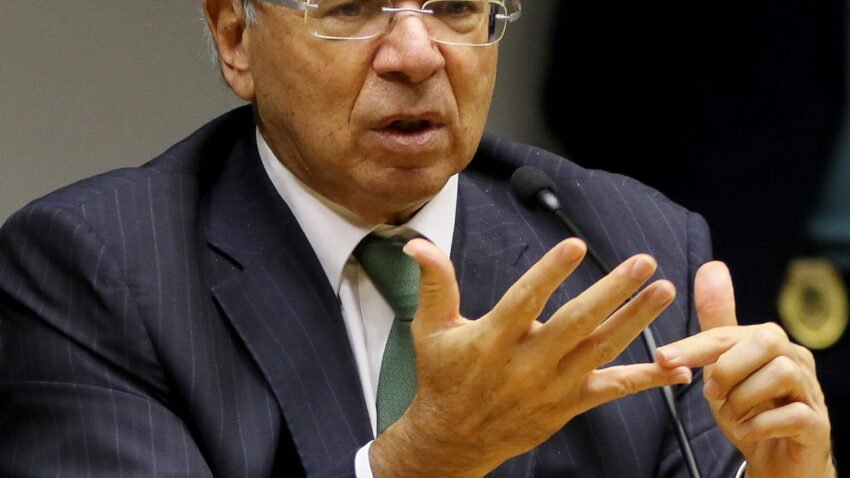 Falastrão como o chefe, Paulo Guedes diz “roubamos menos”, ao sugerir a Bolsonaro comparação com Lula