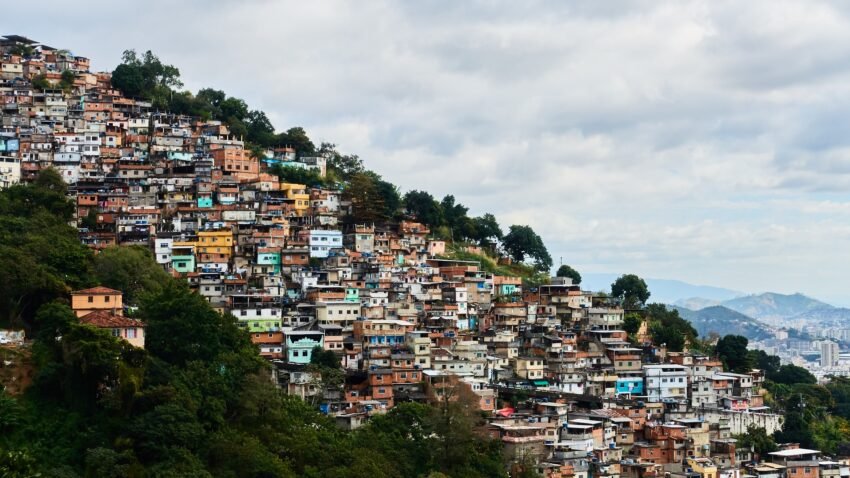 O Auxílio Brasil não é o Bolsa Família. Saiba por que isso é ruim para a população