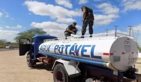 Bolsonaro suspende fornecimento de água a famílias no semiárido nordestino