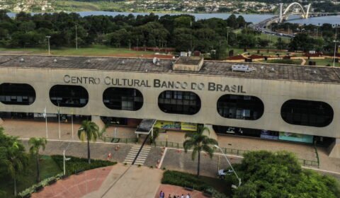 Após receber relatório da transição, Lula diz que herdará o Brasil “numa situação de penúria”