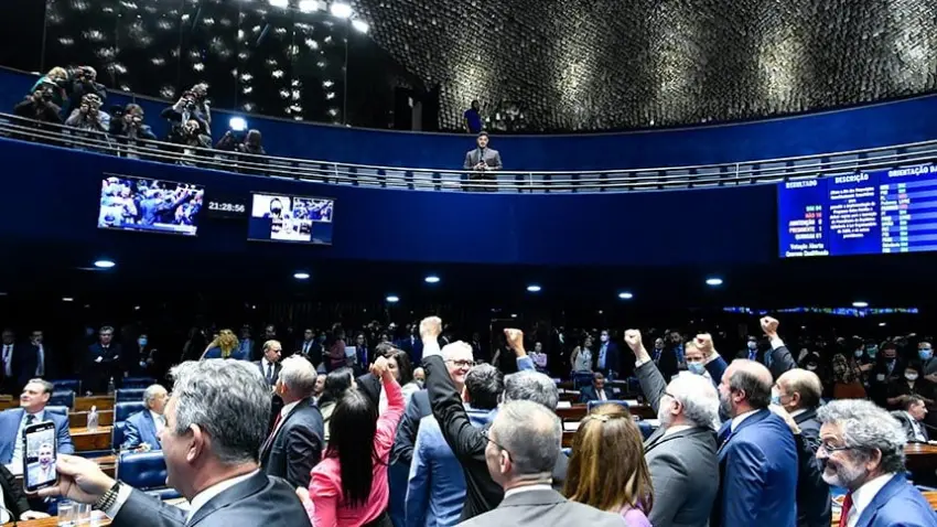 Em primeiro grande teste de fogo de Lula, PEC da Transição é aprovada no Senado com margem de votos maior que a esperada