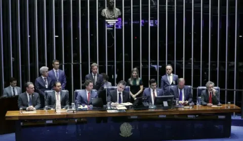Após maratona de votações, Congresso Nacional promulga a PEC da Transição com R$ 145 bi de extrateto