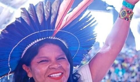 Deputada eleita Sonia Guajajara será ministra dos Povos Indígenas. Criação da pasta foi prometida por Lula na campanha