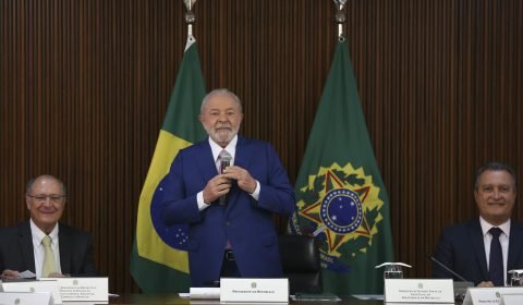 Em reunião ministerial, Lula reforça frente ampla, fala em manter boa relação com o Congresso e diz que erros não serão ‘tolerados’