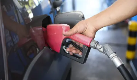 Receita confirma reoneração de gasolina e etanol no fim do mês