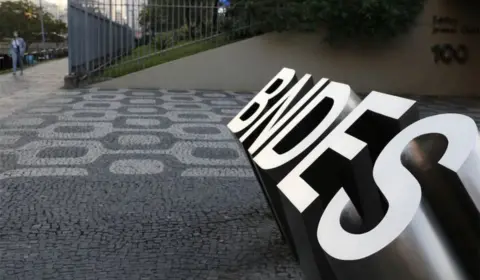 BNDES vai liberar R$ 5 bilhões em linhas de crédito para empresas afetadas pelas chuvas no RS