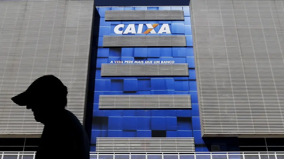 Por ordem de Lula, Caixa suspende início de cobrança de tarifas de operações via Pix para pessoas jurídicas