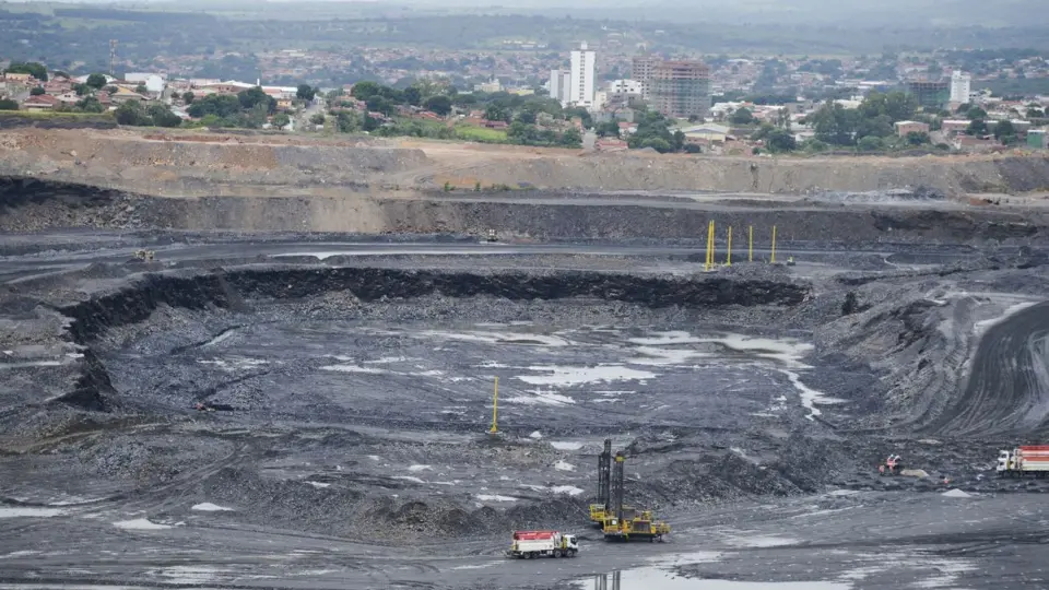 Relatório diz que mineração viveu “anos dourados” no governo Bolsonaro