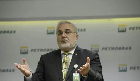 Lula demite Jean Paul Prates do comando da Petrobras. Magda Chambriard, ex-diretora da ANP, deve assumir cargo