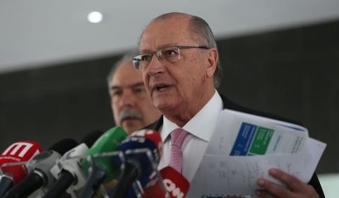 Alckmin afirma que Nova Indústria Brasil ‘não tem nada a ver’ com a questão fiscal. Centrais assinam nota em apoio ao pacote