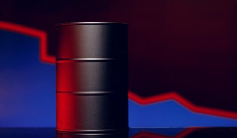 Opep+ anuncia redução da produção de petróleo em 1 milhão de barris por dia. Decisão reacende preocupações com a economia global