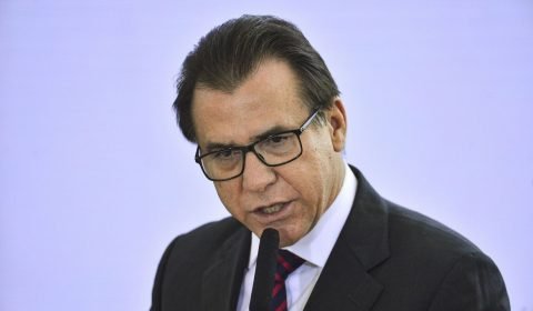 ‘Imposto sindical não está nem em debate’, afirma ministro Luiz Marinho