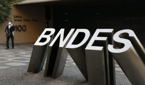BNDES já aprovou R$ 90 bi para a indústria brasileira desde 2023, diz Mercadante