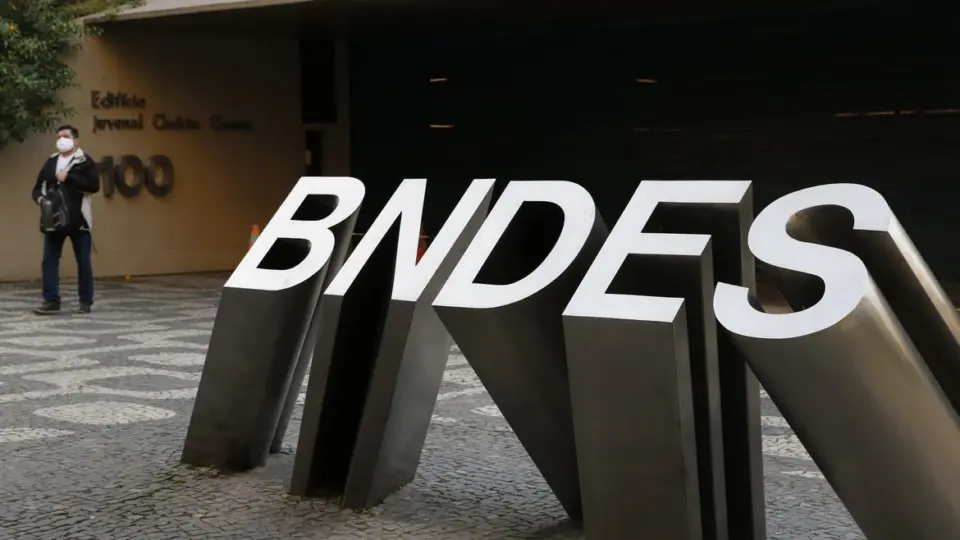 BNDES já aprovou R$ 90 bi para a indústria brasileira desde 2023, diz Mercadante