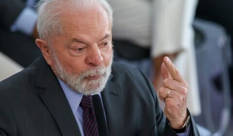 Lula veta integralmente proposta de prorrogar desoneração da folha de pagamentos. Congresso deve derrubar veto