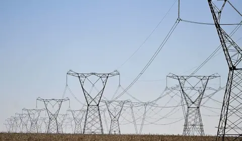 Apagão nacional deixa diversos estados brasileiros sem energia