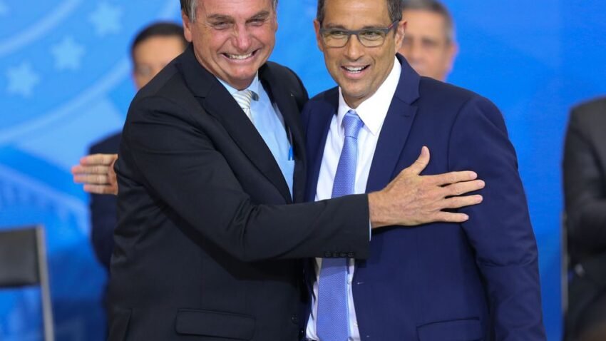 Campos Neto teve reunião secreta com Bolsonaro no dia em que o Copom elevou a taxa Selic. Eduardo Moreira classifica encontro como um ‘escândalo’