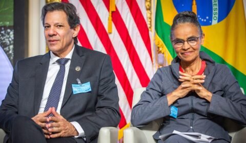 Brasil lança ‘títulos verdes’ na Bolsa de Nova York. Haddad discute parcerias com John Kerry em reunião bilateral
