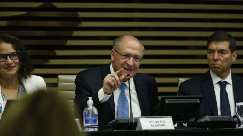 Alckmin anuncia regulamentação do programa Mover para depois do Carnaval