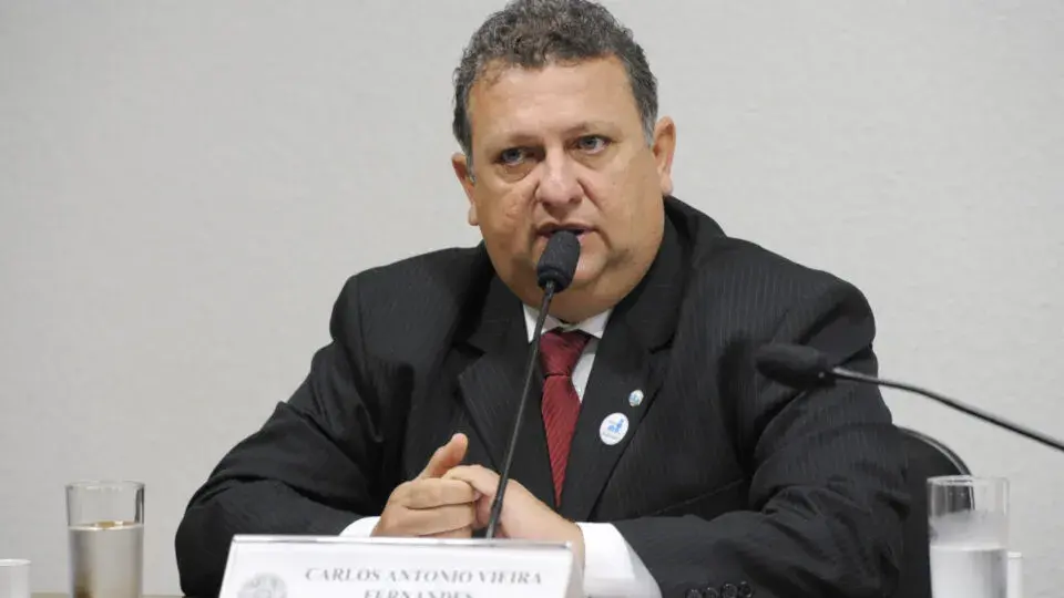 Lula anuncia o economista Carlos Vieira na presidência da Caixa. ‘Perdemos’, diz Eduardo Moreira