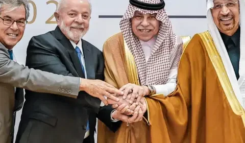 Arábia Saudita fecha acordo com Embraer e pode investir até US$ 9 bi no Brasil até 2030