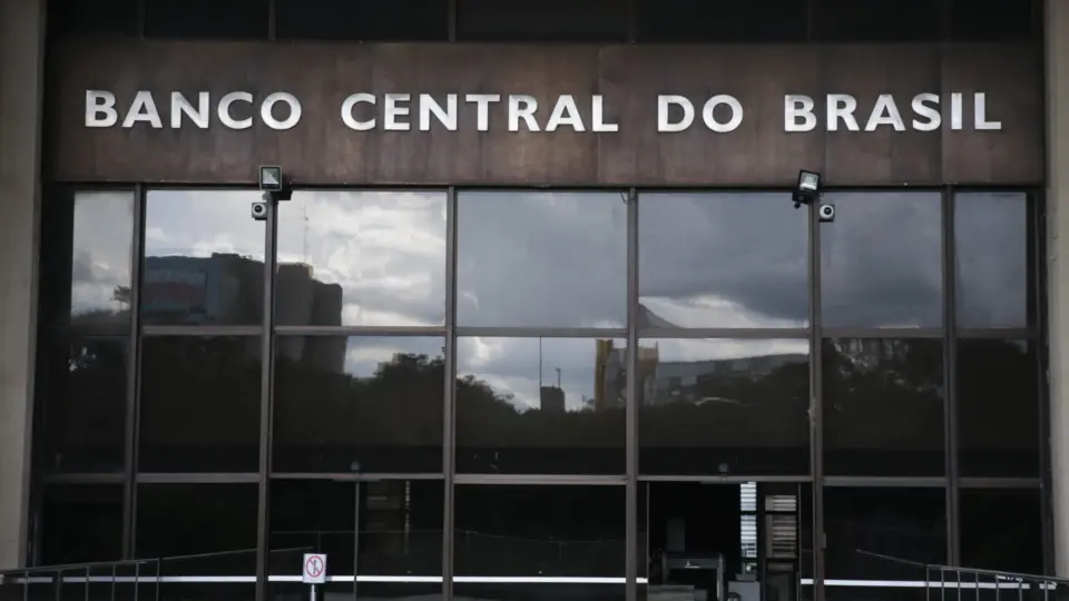 Lula nomeia dois novos diretores para o Banco Central: Paulo Picchetti e Rodrigo Teixeira