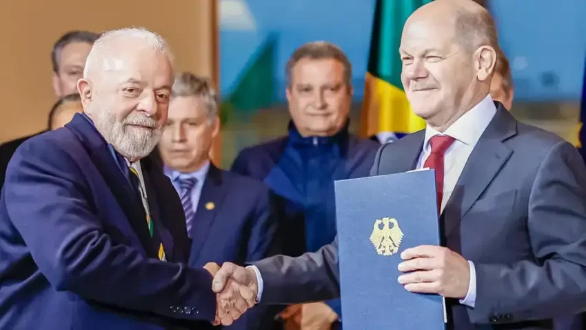 Lula diz que vai insistir no acordo Mercosul-União Europeia e pede mediação de chanceler alemão