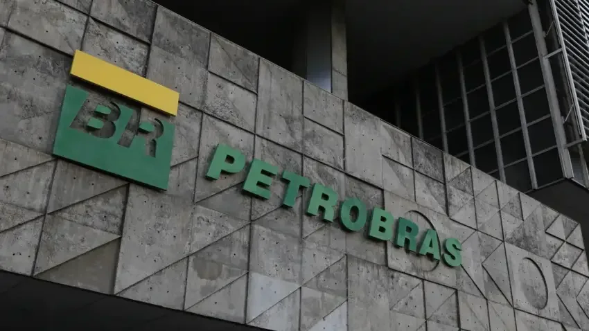 Petrobras abre investigação administrativa de venda de refinaria pelo governo Bolsonaro