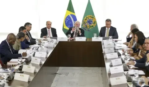 Lula defende uso do poder da máquina pública contra garimpo ilegal em terra Yanomami