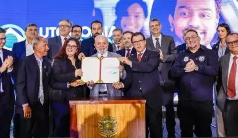 “Não podemos voltar à época em que só havia deveres e não direitos”, diz Lula ao assinar proposta para motoristas de aplicativos