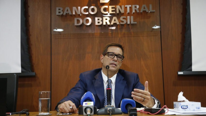 Campos Neto defende início de transição na presidência do Banco Central