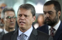Só faltava essa: Tarcísio se diz contrário à política de valorização do salário mínimo implementada pelo governo Lula