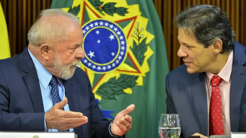 Lula recebe Haddad e equipe econômica nesta 4ª feira para debater pauta fiscal e alta do dólar