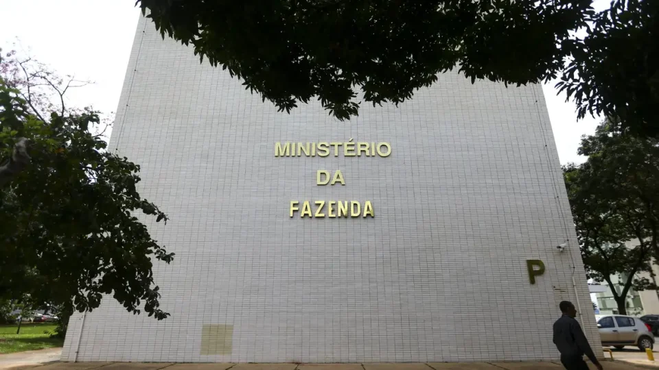 Impactos da seca e do câmbio nos preços preocupam, diz Haddad, mas ministro afirma que inflação deve ficar dentro da meta